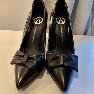 Black leather Wishbone Collection High Heels Shoes